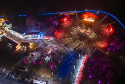 好夸张！彻底挤爆了！都来红安了吗？