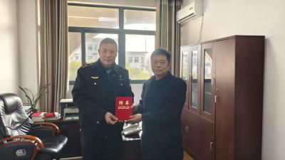 省高速公路路政执法一支队六大队：聘请行风监督员 为作风建设“把脉问诊”