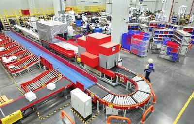 一季度订单量预计同比增长超100%——看顺丰冷运黄冈中心新春如何抢“鲜”