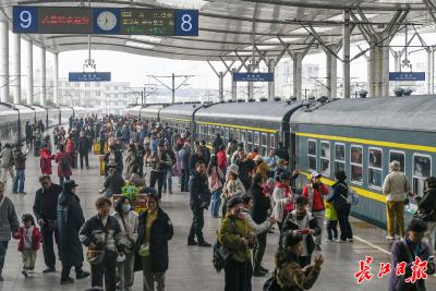 全国首条市内铁路环线火爆出圈！武汉凭什么？