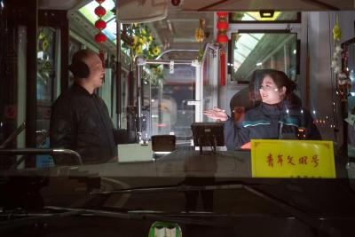 免费寄、专列送、深夜等！这40天里，暖流涌动“七省通衢”！