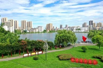 我市以县城为载体探索就地城镇化新路径