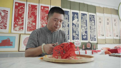 不简单！30年守艺，他让非遗活在指尖