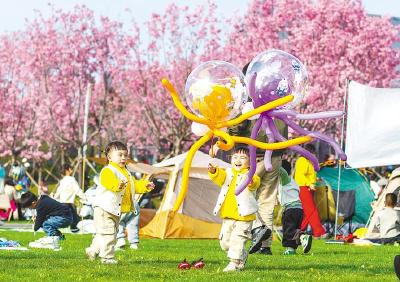花团锦簇游人醉