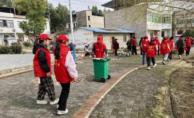 点亮志愿微光！蕲春县第六实验小学东申校区学雷锋在行动