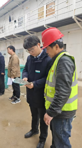 农行武穴余川支行进厂开卡送知识 金融服务暖人心