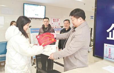 “局长走流程”走深走实  红安县市场监管局政务服务再提速