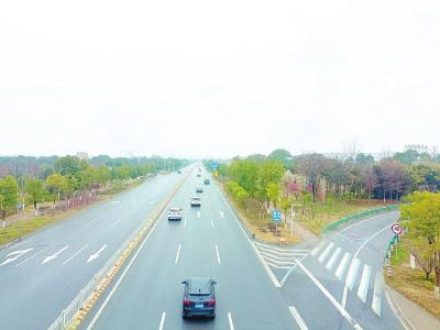 大道如虹“途”景新 ——黄州公路交出“畅安舒美”精彩答卷