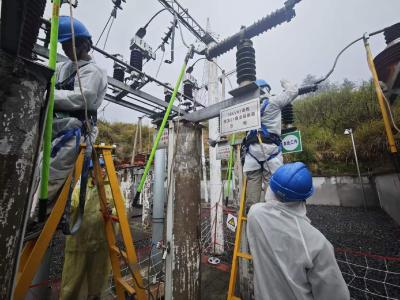 国网蕲春县供电公司：暴雨逆行除隐患 坚守一线保供电