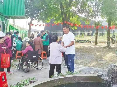 今天，《湖北日报》头版头条报道黄冈吴劲松