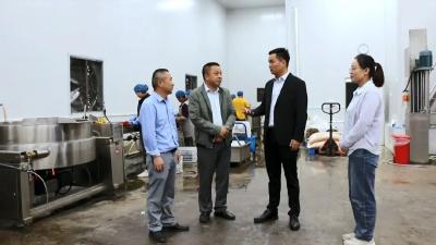 扎根乡土二十载！这名省劳模让村庄实现华丽蝶变