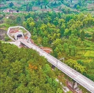 新渝万高铁正线56座隧道全部贯通