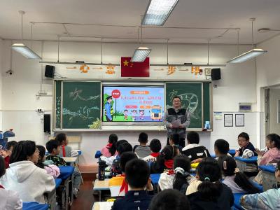 湖北高速路政进校园普法护航伴成长