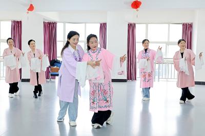 银龄传薪火 非遗正青春 黄冈深耕非遗与老年教育融合新路径