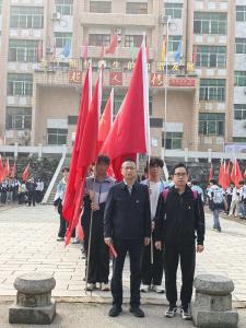 梅川高中开展清明祭扫活动