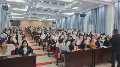 家校携手，共护成长——浠水县第二实验初级中学开展“孩子拒学深度解析与策略”家庭教育专题讲座