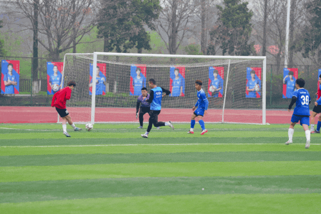 绿茵场“同框”！4：0，这场交流赛“足”够精彩！