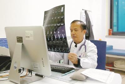 医路仁心40载 孜孜不倦传大爱 ——记英山县医共体总医院（县人民医院）感染性疾病科医生陈敬贤