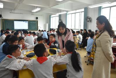 家校同心 共赴成长  黄冈市实验小学开展家长开放日活动