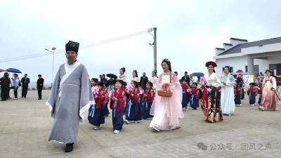 淋山河镇：一朵桃花背后的“致富账”