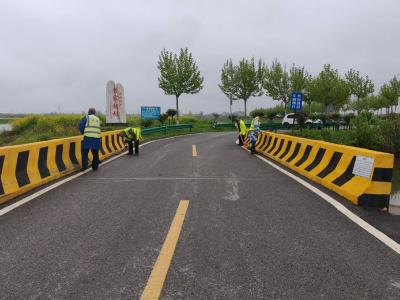 黄州区专项整治农村公路桥梁排水隐患  护航群众雨季出行安全