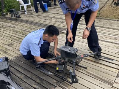 培育无人机飞手110名，配备警用无人机59架，累计执行任务1162架次——黄冈打造“空地一体”立体化治安防控体系