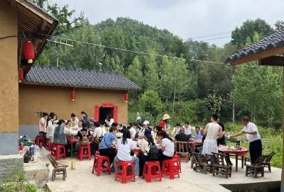 “苦”尽“甘”来！新农人的一杯“茶咖”带火一个村