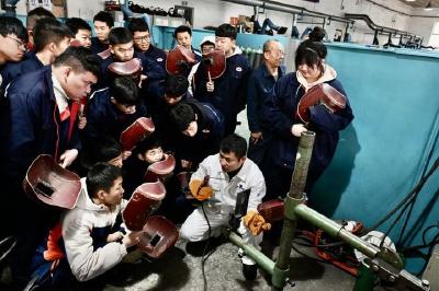 为劳动者“立传”——一座劳模纪念馆的十年