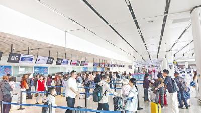 三峡机场每天送客万人