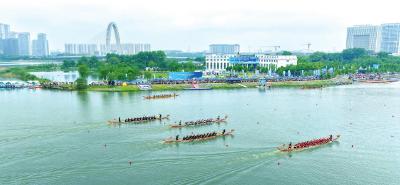 一桨入水 一城同心 ——从龙舟竞渡看黄州的速度与温度