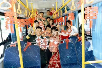 幸福专车！蕲春张塝一对新人用简约婚礼开启新旅程