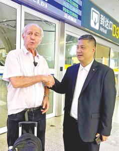 在“红色牧师”护送下，美国记者斯诺写下经典  跨越90年，“红星”后人在武汉相聚