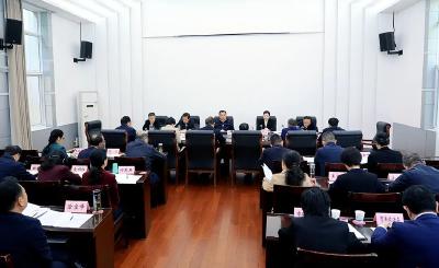 李军杰主持市委理论学习中心组集体学习 深入学习贯彻总体国家安全观 以新安全格局保障新发展格局