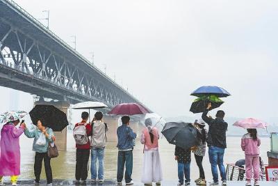 荆楚玩法多样 风雨亦有情致