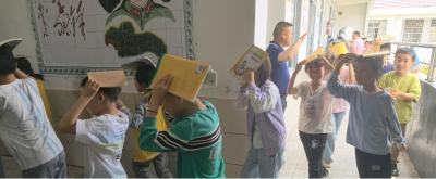 蕲春县第六实验小学东申校区防震演练筑牢校园安全防线