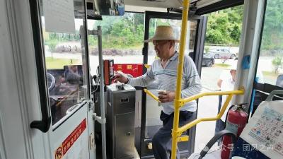 团风：38条公交线路织密民生网