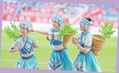 绿茵争锋双黄会 楚韵连心两地情