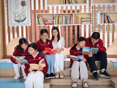 花开有声   师爱无言 ！记英山县实验中学教师裴月敏