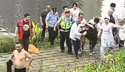 黄梅两位好汉接力跳水救人