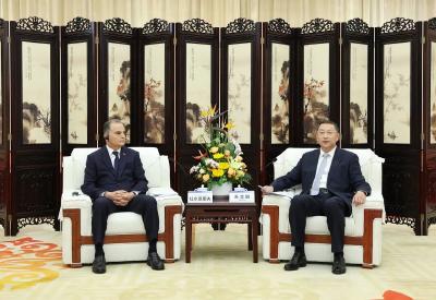 关志鸥会见“内陆开放高地·战略支点湖北”驻华外交官参访活动嘉宾 任卫东诸葛宇杰参加