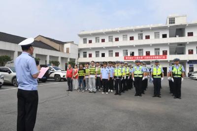 黄冈交警启动“小微车辆”交通乱象专项整治