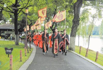 小长假首日全省A级景区迎客150万人次  