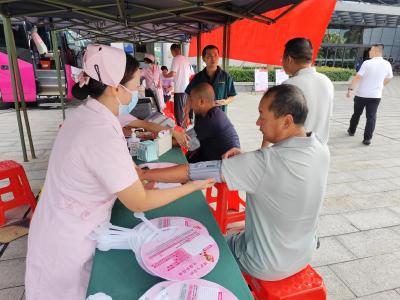 武当山特区积极组织参加无偿献血活动
