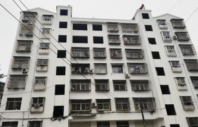 武当山街道办事处：情系民生解难题 群众感恩送锦旗