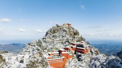 冰雪武当迎大寒 仙山雪韵绘国风