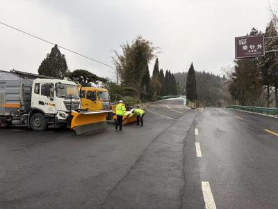 武当山公安部门“未冻先动”全力应对冰雪天气