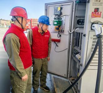 新春走基层|武当山供电所护航新春绿色出行