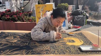 网络中国节 | 武当万人药膳市集开市 游客沉浸体验“食养”年味