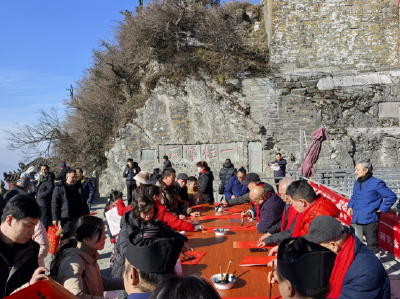 仙山武当过福年 | 武当山书法公益活动为游客送上“仙山福气”