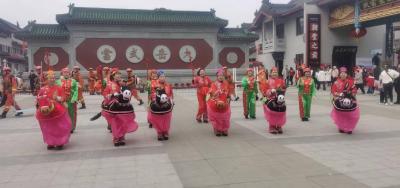 武当山举办新春民俗庙会